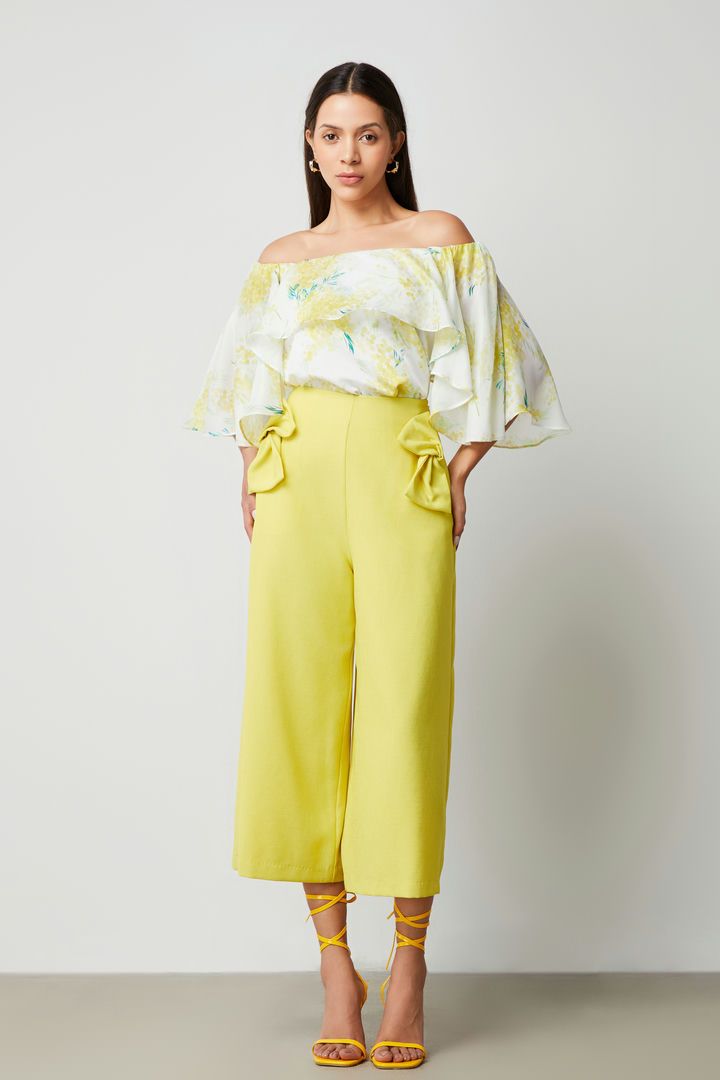 Off-shoulder ruffled top