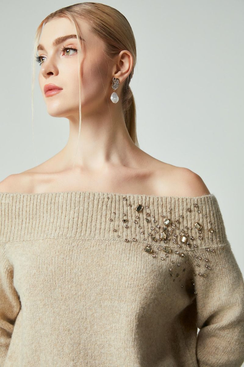 Embellished Off-shoulder pullover 