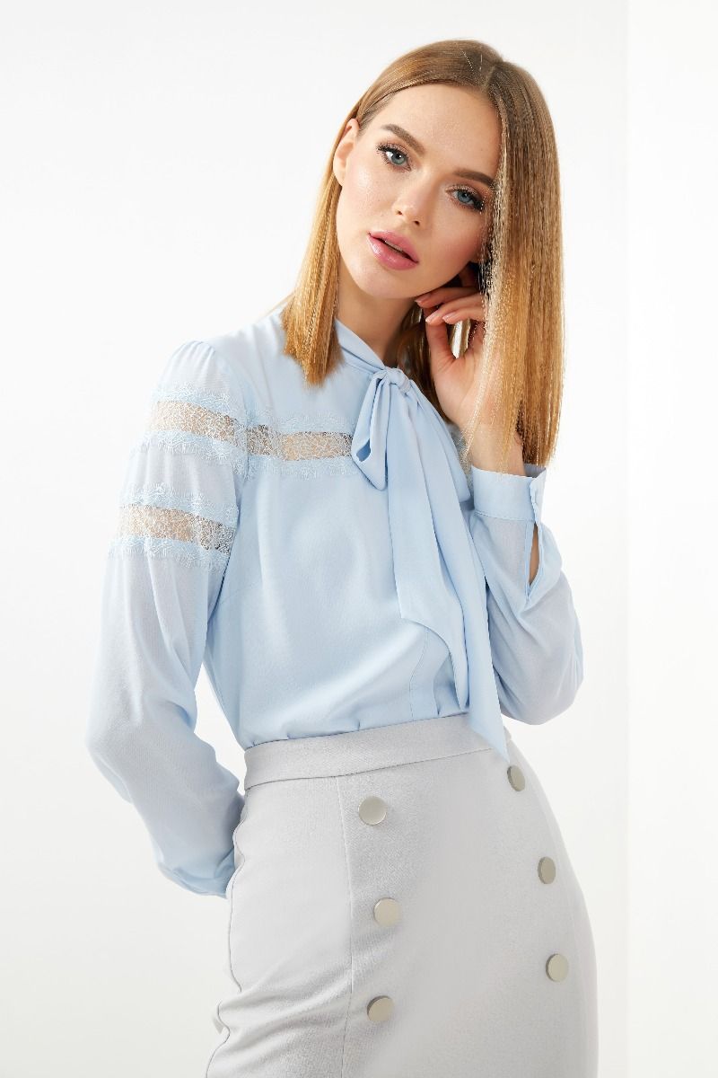 High-neckline Blue Blouse