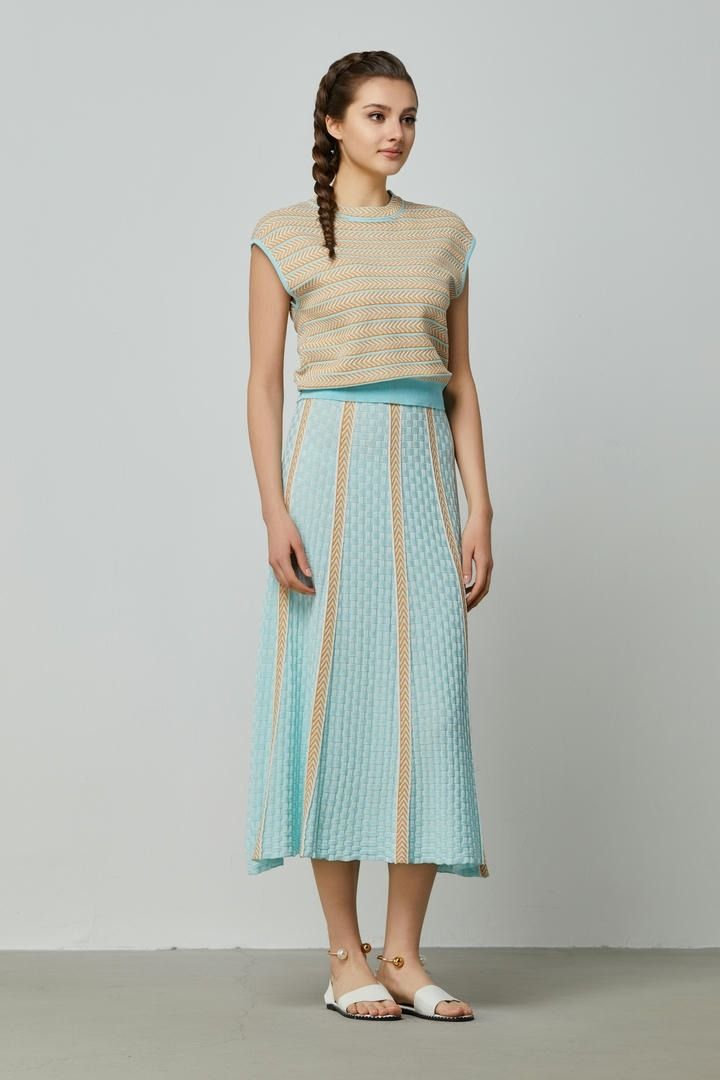 Striped knit skirt